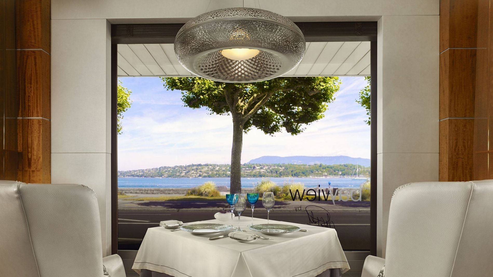 Intérieur et vue sur le lac - Restaurant Bayview by Michel Roth - Hotel President Wilson, A Luxury Collection Hotel, Geneva